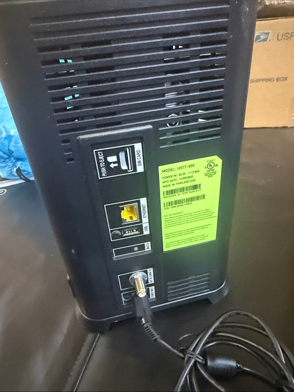 Black Wi‑Fi Gateway Router - High Performance Network Hub - Picture 3 of 9